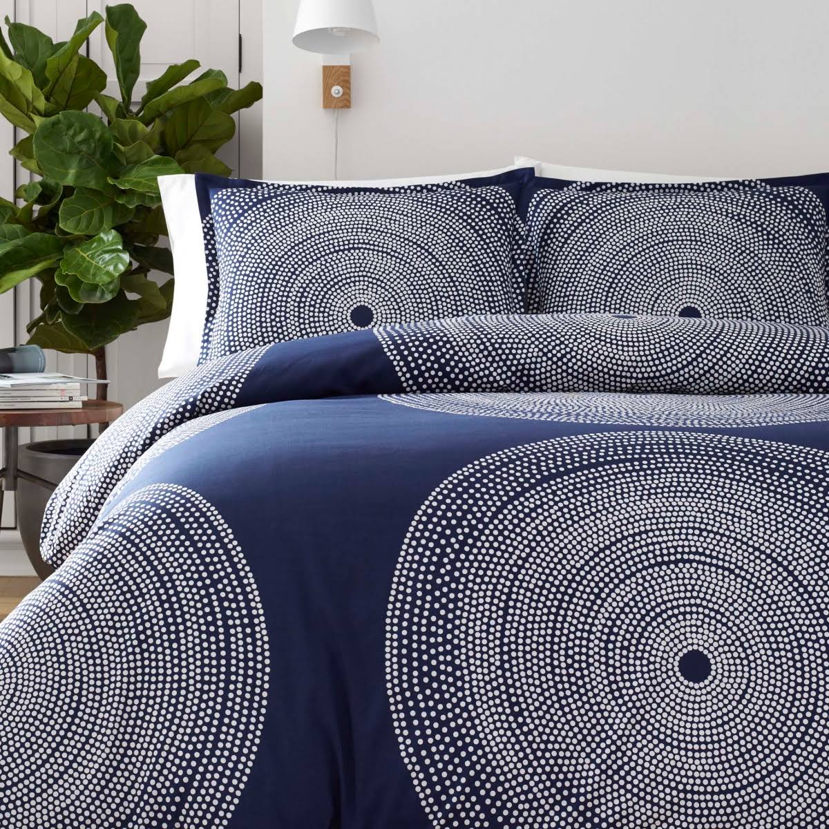 Marimekko 221439 Fokus Duvet Cover Set, Twin, Navy - Image 6